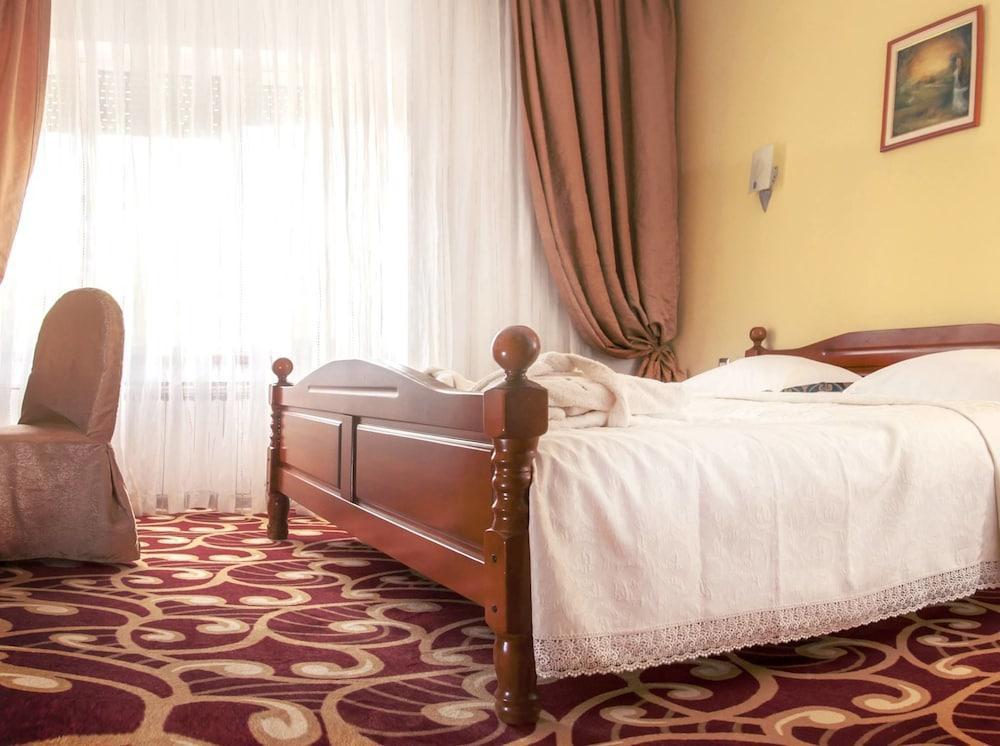 Hotel Zepter Palace Баня Лука Екстериор снимка
